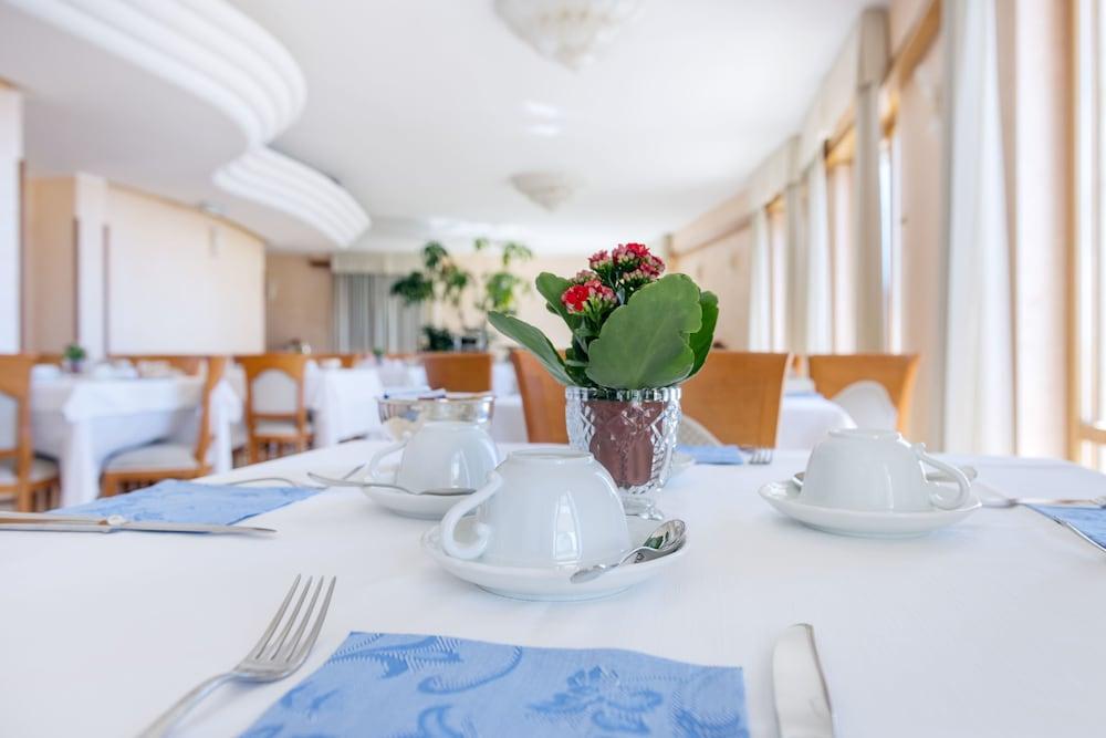 Astura Palace Hotel Nettuno Kültér fotó